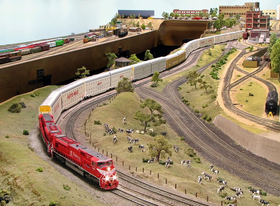 Seen pulling a unit train of Auto-Max car carriers.