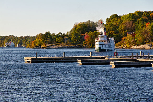 RMS Segwun, leaving dock