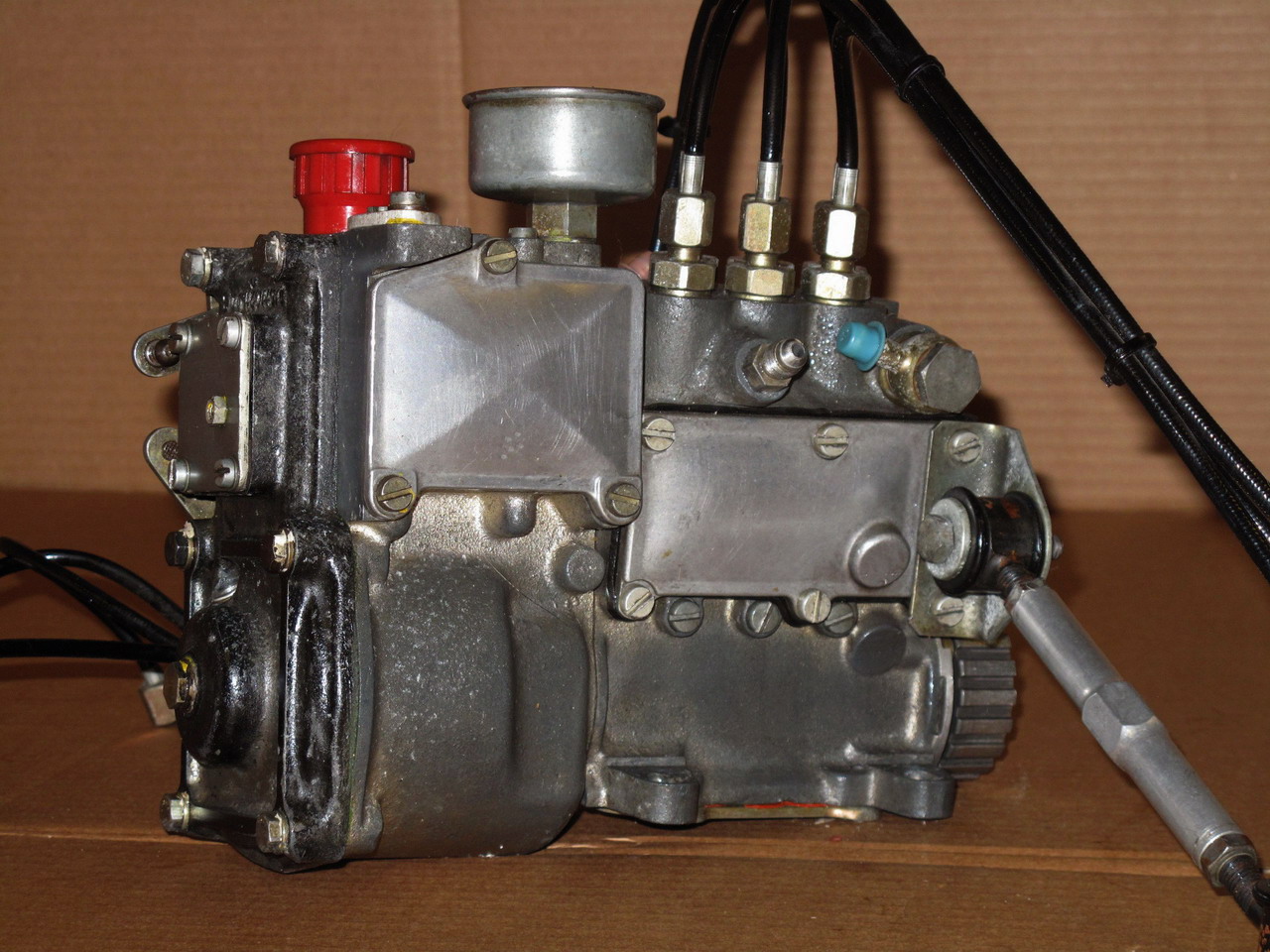 911 RSR BOSCH MFI Fuel Pump OEM - Photo 01.jpg