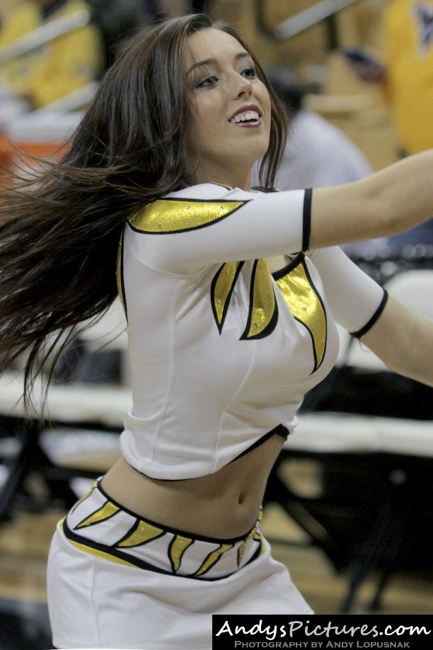 Missouri Tigers cheerleader