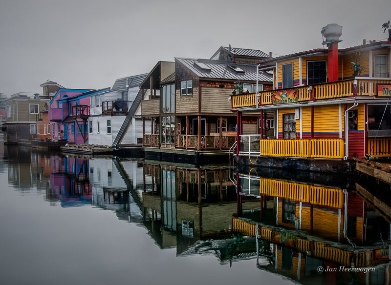 Jan HeerwagenColourful Float Homes #2