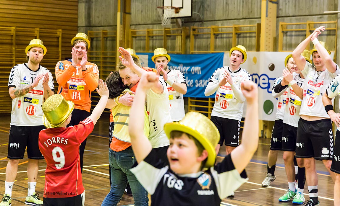 Opprykk, Man of the Match, klem av Karin og high five med Torres. For en dag!