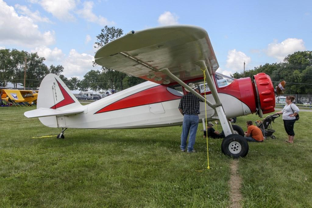 Fairchild_24W-46_W46381_N77681_1946