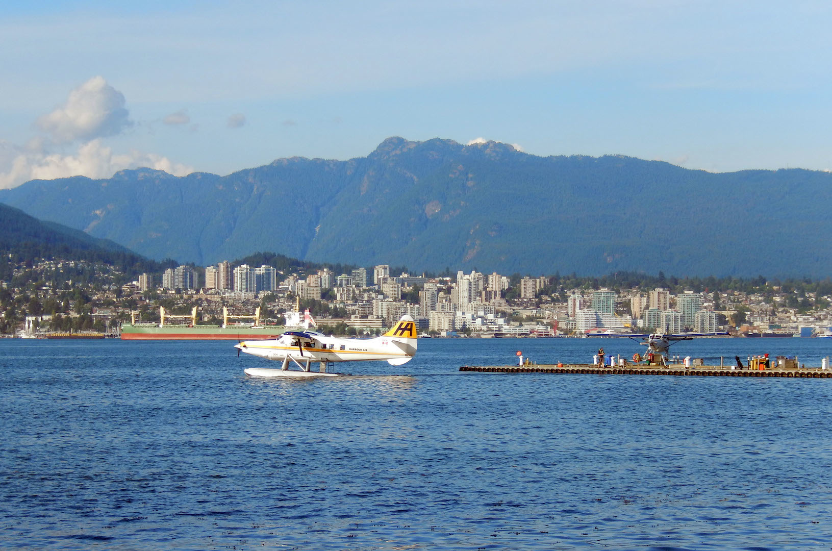North Vancouver behind float plane
