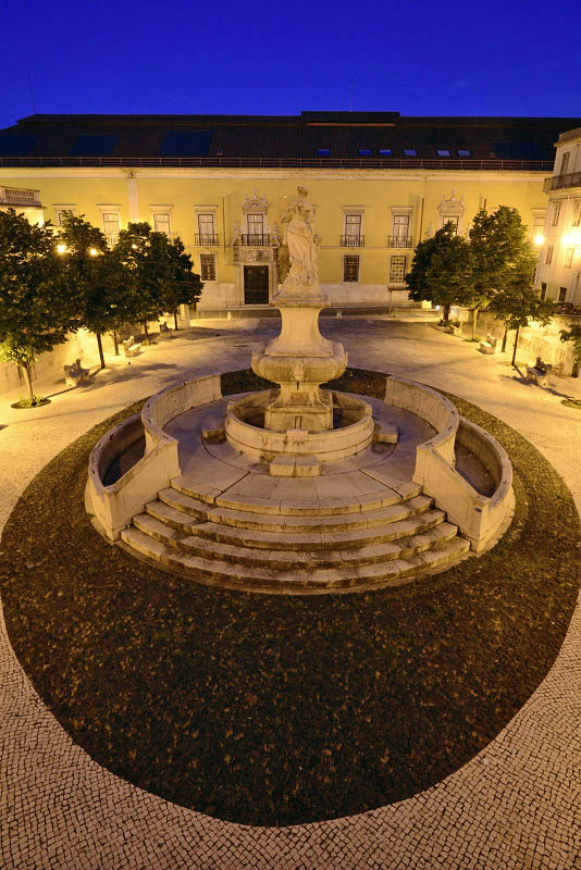Jos Figueiredo Square