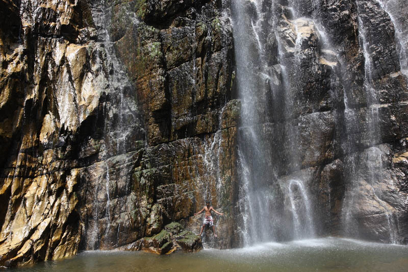 Diyaluma Falls