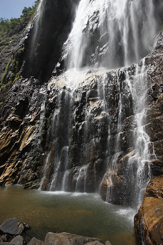 Diyaluma Falls