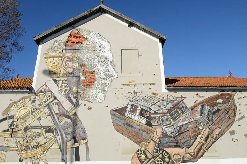 Avenue Infante D. Henrique, PixelPancho, Vhils 2013 (gone)