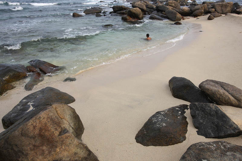 Dondra Lighthouse beach