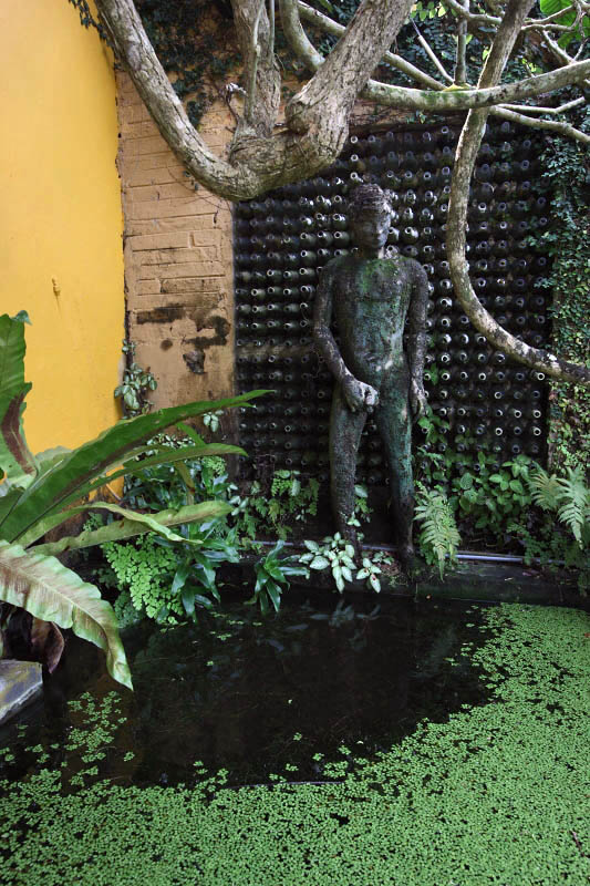 Brief Garden Bevis Bawa