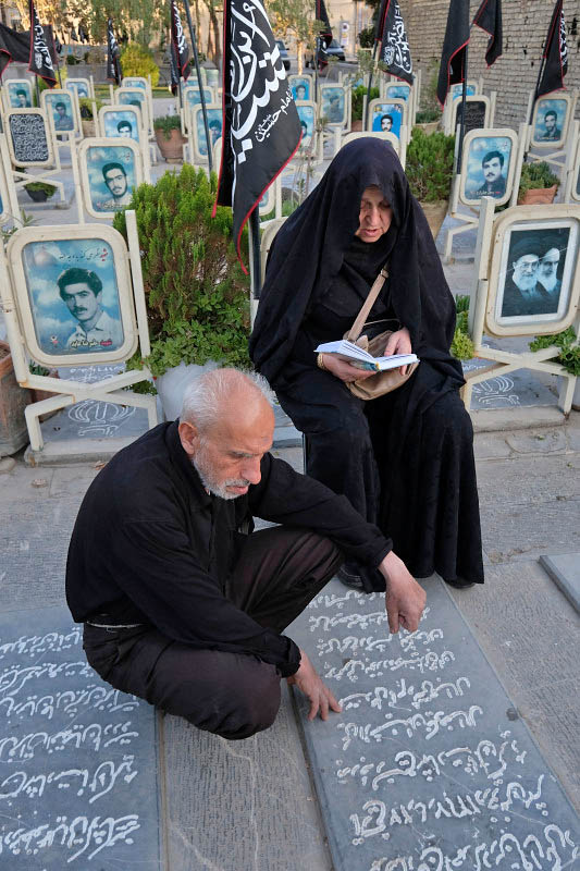 Esfahan, Golestan-e Shohada Martyrs Cemetery