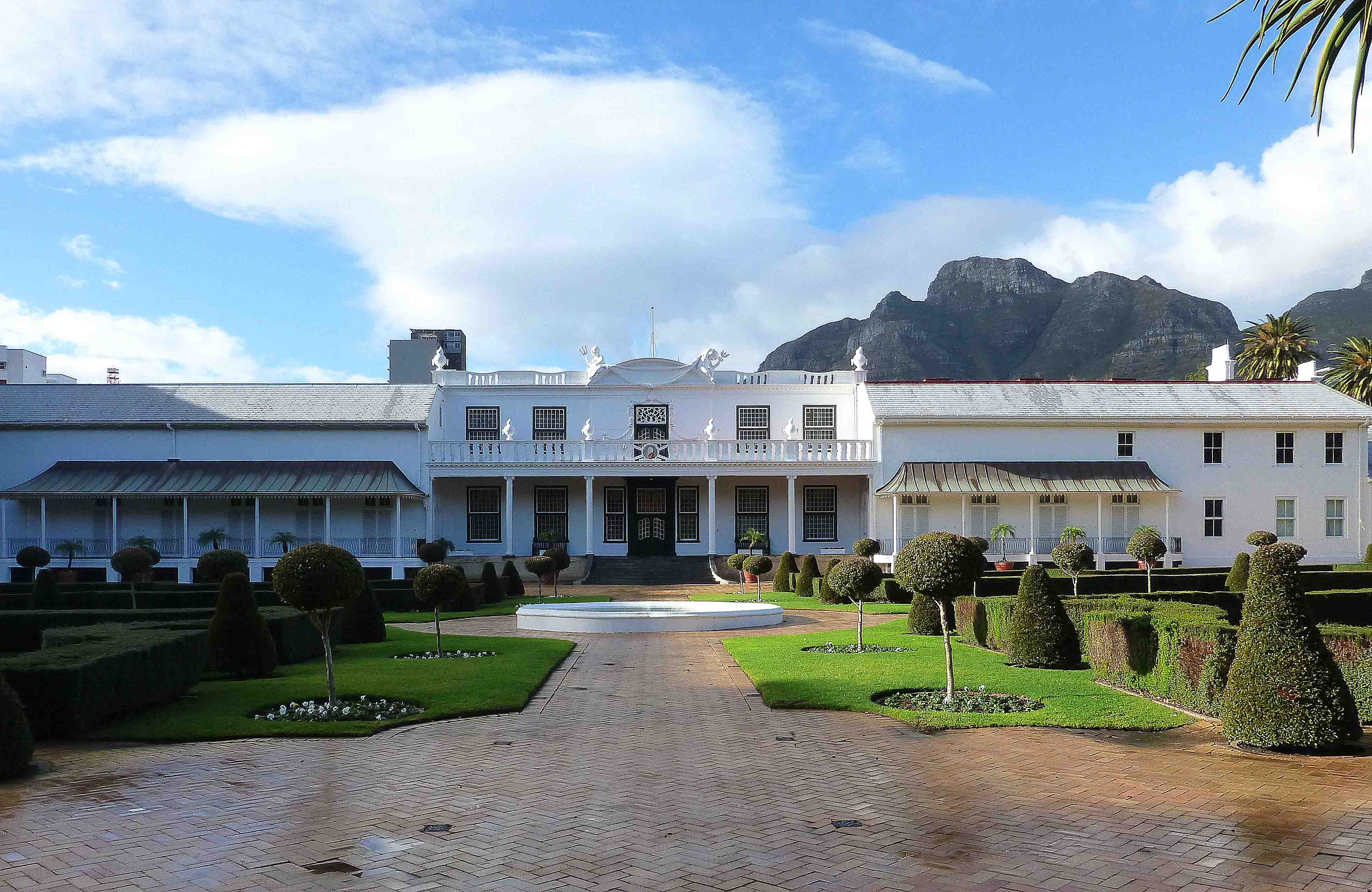 De Tuynhuys Was the Official Residence of Most Governors of the Cape - Dutch, Batavian & British