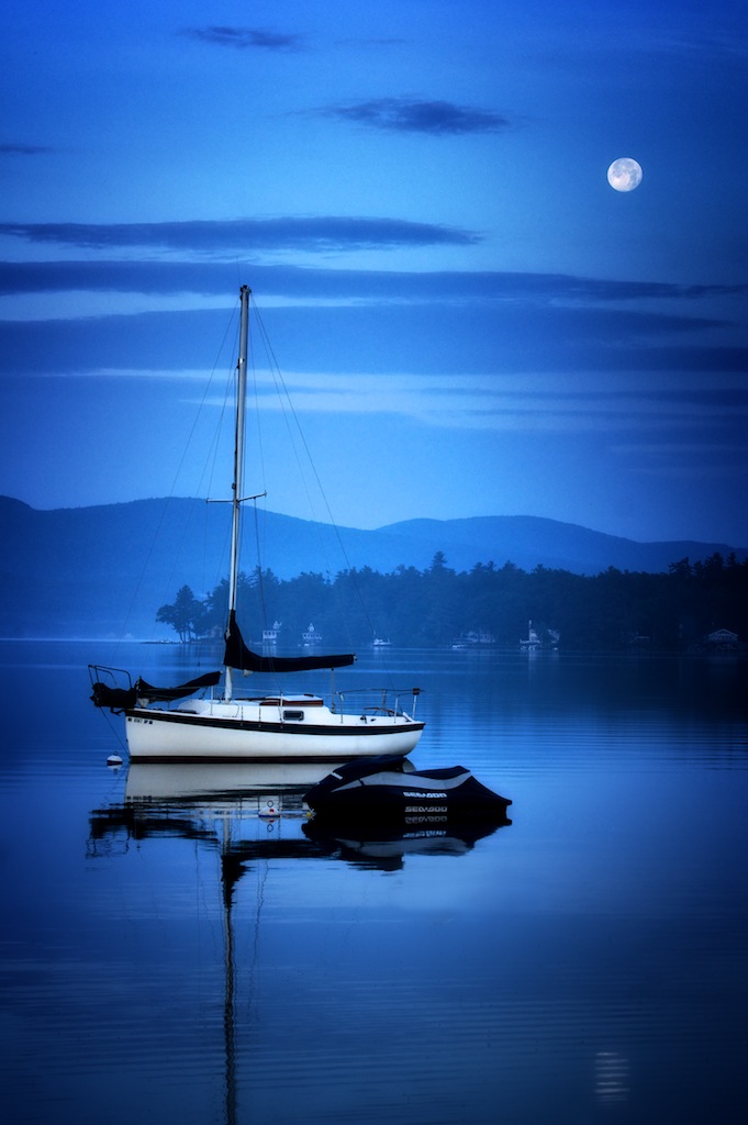 Full moon on the Bay