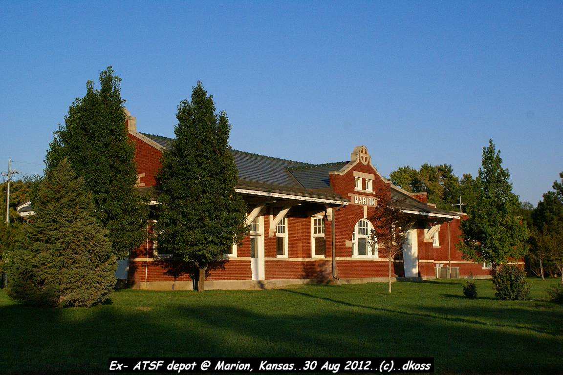 Ex- ATSF Depot  Marion Kansas 002.jpg