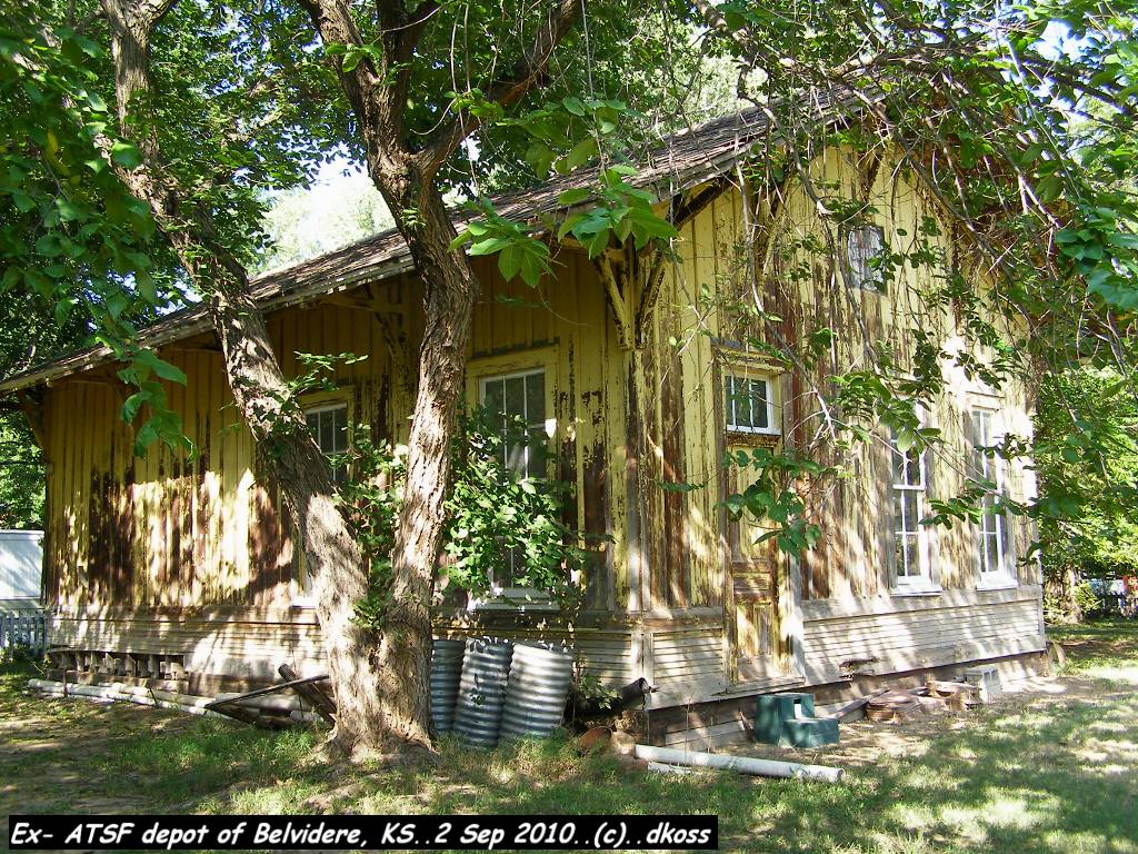 Ex- ATSF depot of Belvidere KS 005.jpg