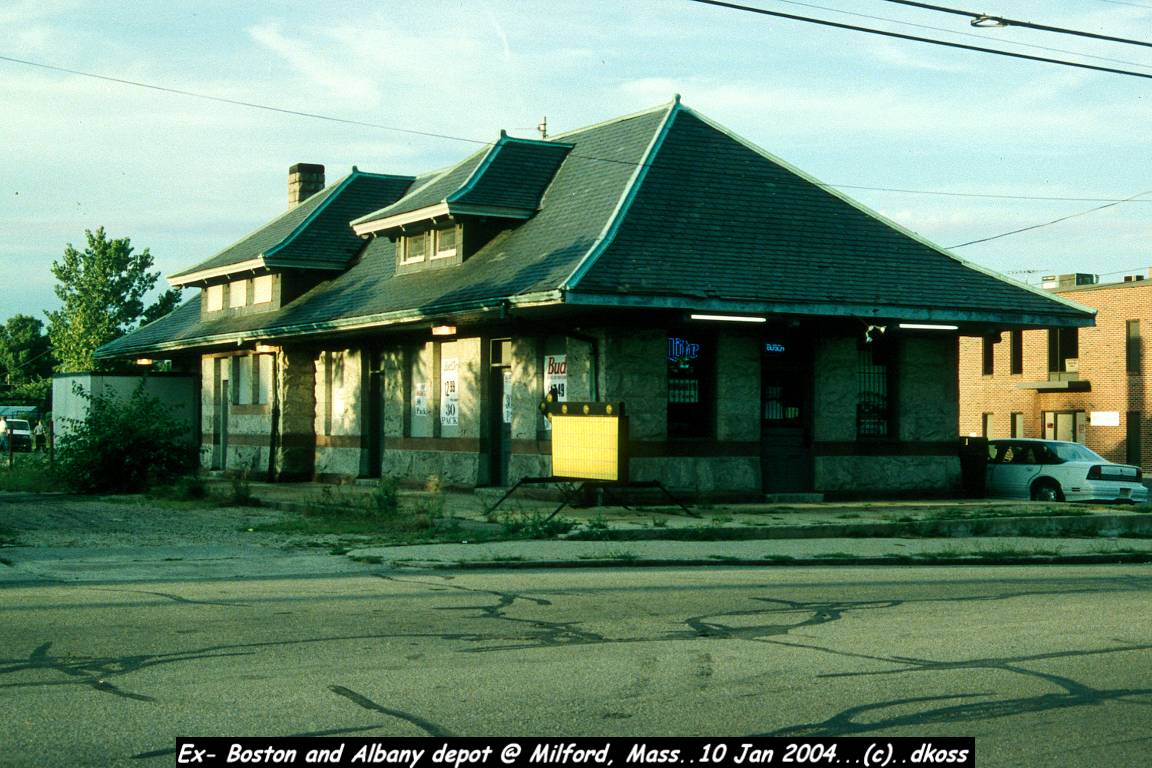 Milford MA depot 002.jpg