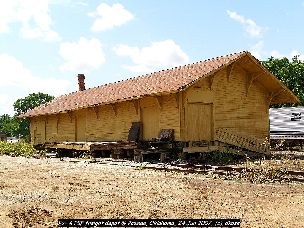 Ex- ATSF freight depot of Pawnee OK-004.jpg