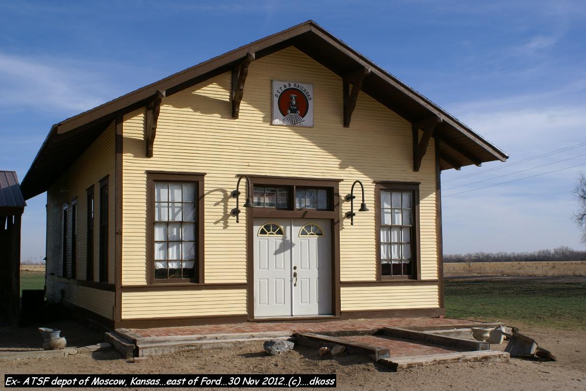 Ex-ATSF Moscow KS depot 002.jpg