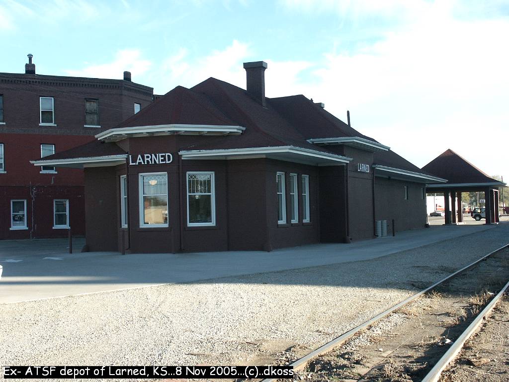 Ex-ATSF depot of Larned KS-002.jpg