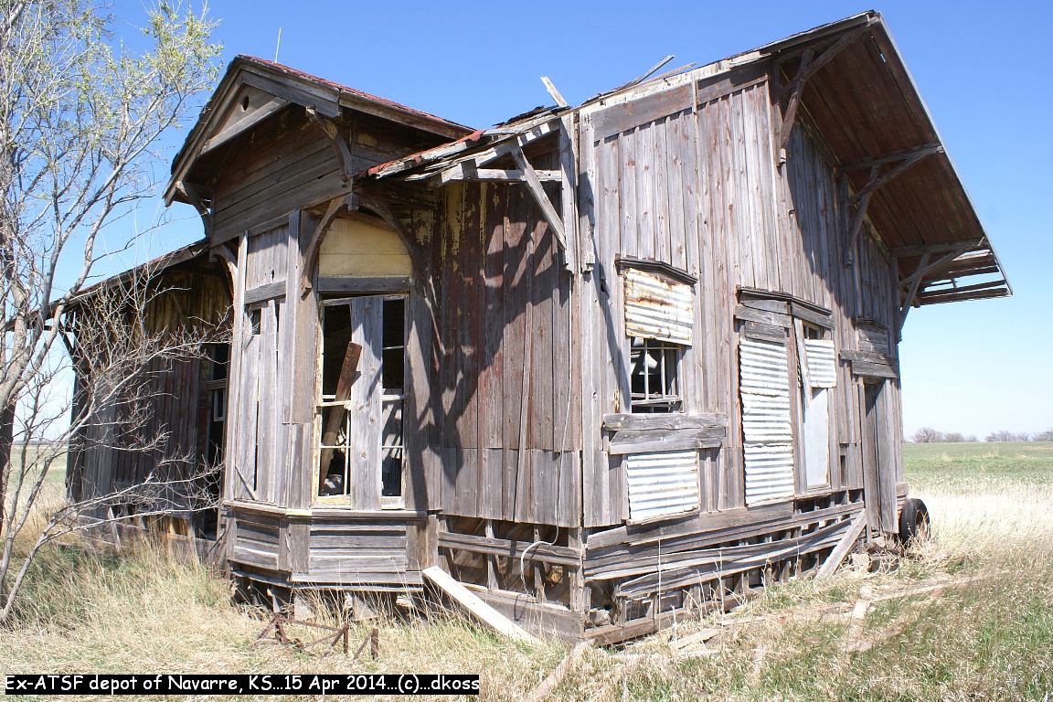 Ex- ATSF depot of Navarre KS-001.jpg
