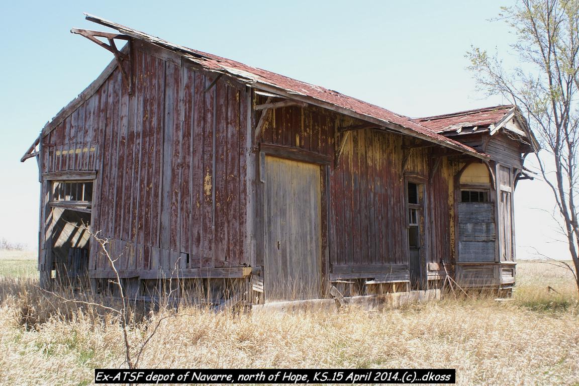 Ex-Navarre ATSF depot 003.jpg