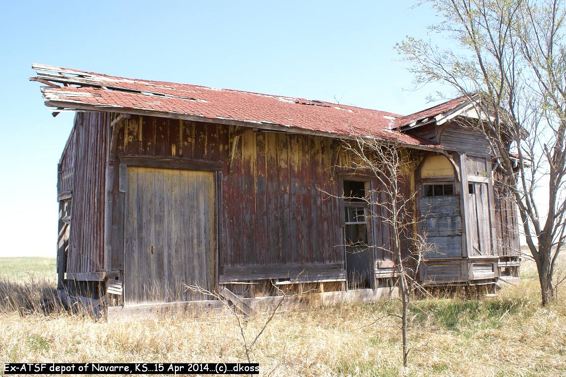 Ex-Navarre ATSF depot 006.jpg