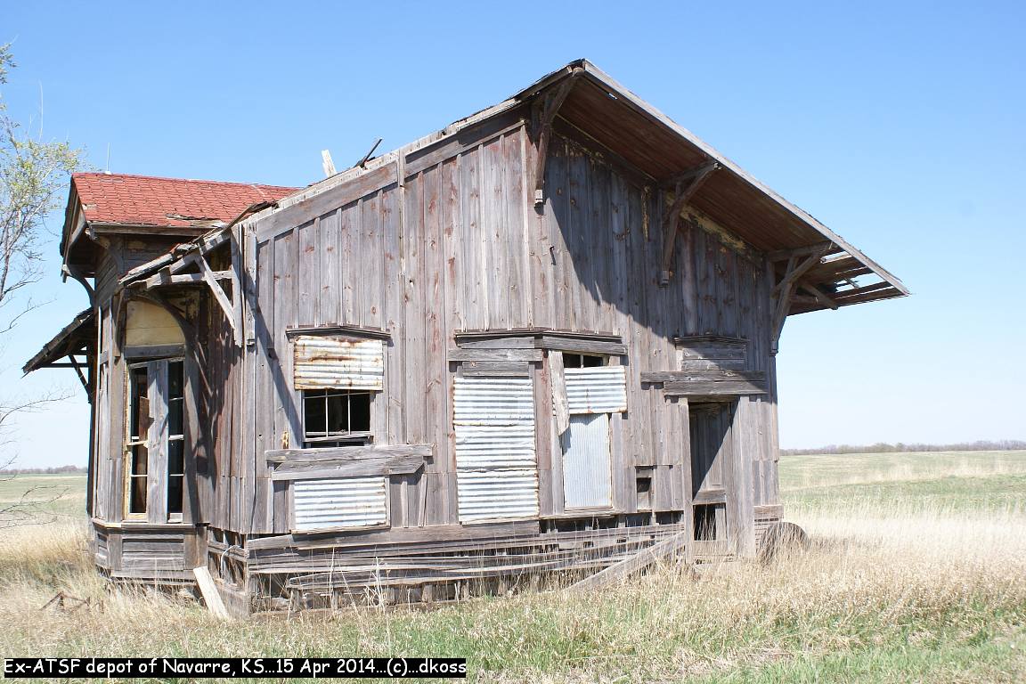 Ex-Navarre ATSF depot 008.jpg
