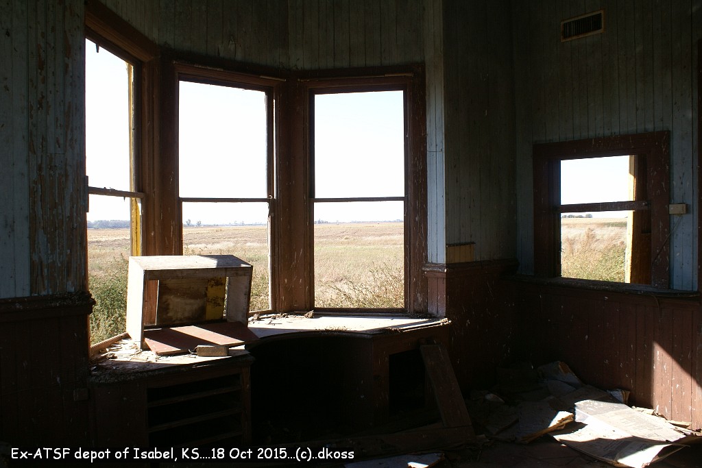 Ex-ATSF Isabel KS depot 011.jpg