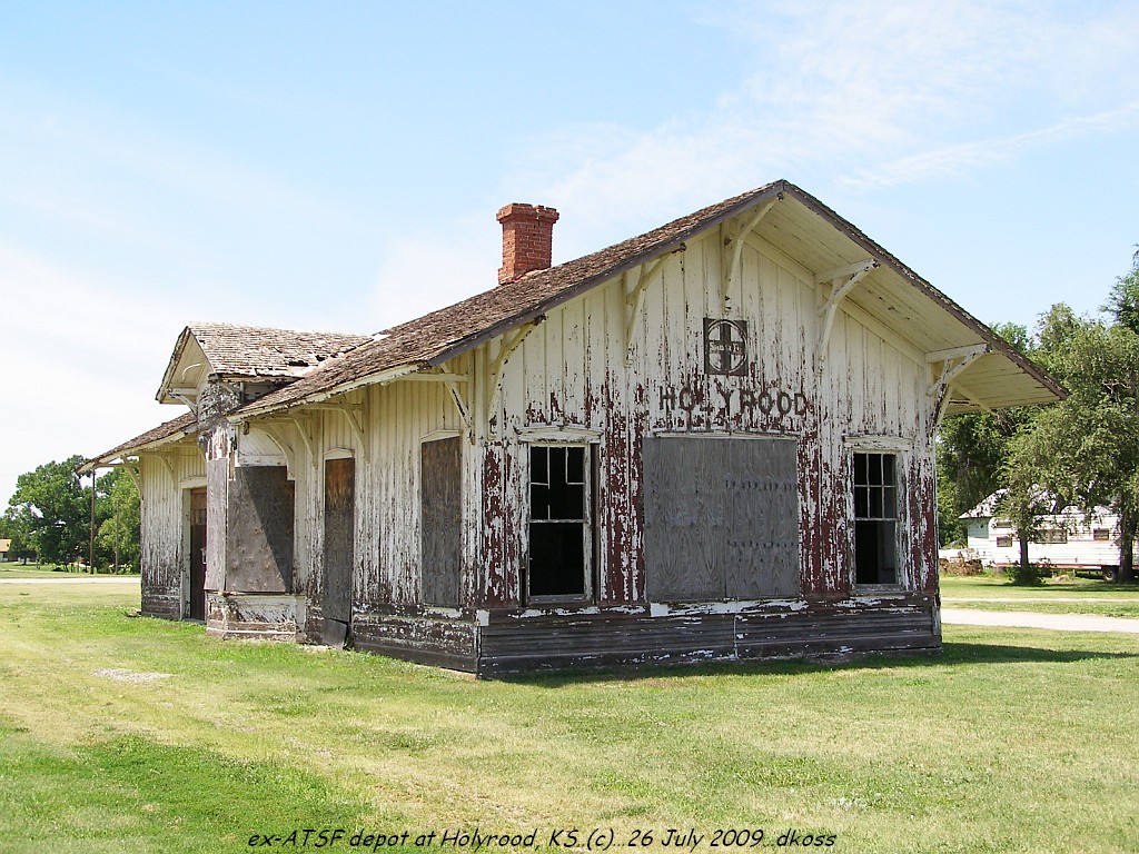 ex-ATSF depot of Holyrood KS 002.jpg