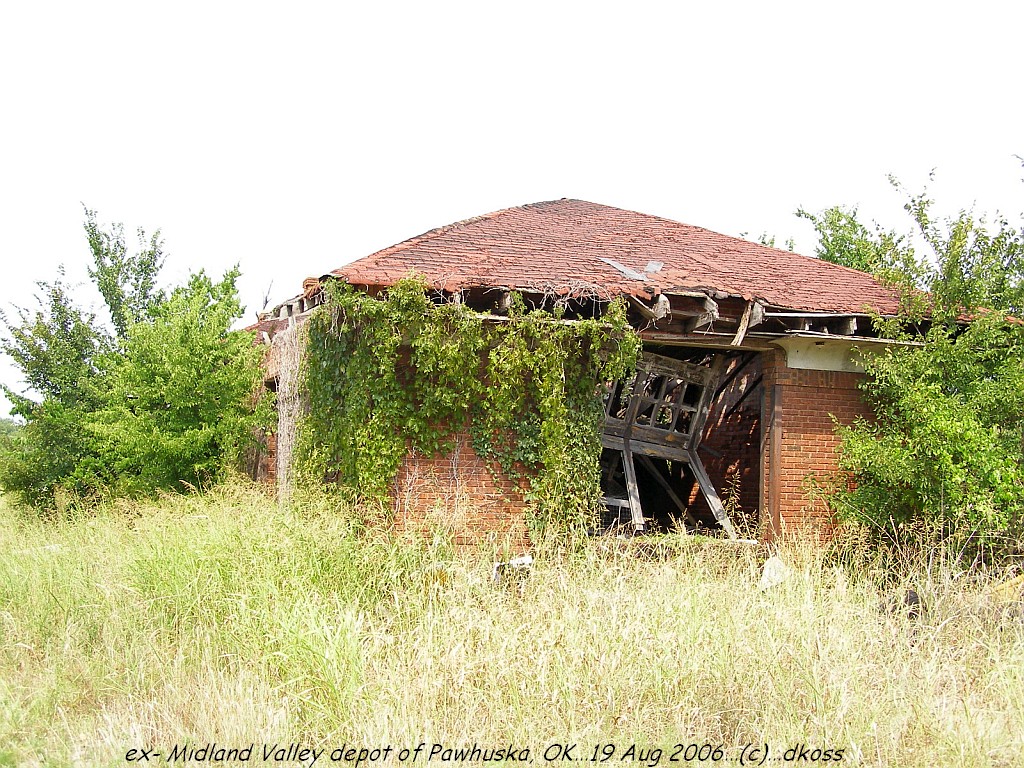 ex-Midland Valley Pawhuska depot-003.jpg