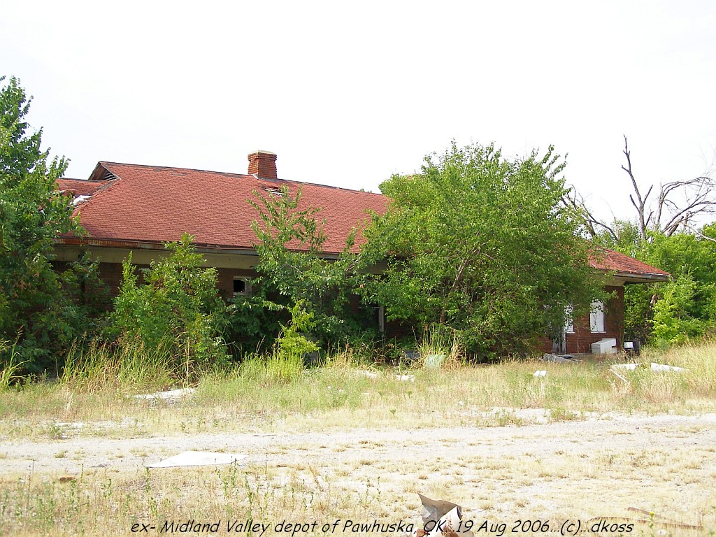 ex-Midland Valley Pawhuska depot-005.jpg