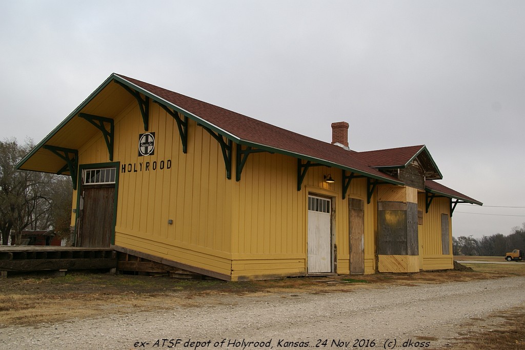 ex-Holyrood KS depot-003.jpg