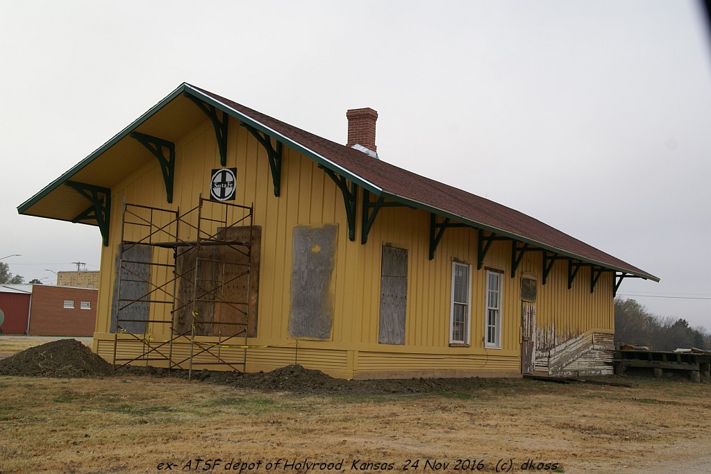 ex-Holyrood KS depot-004.jpg