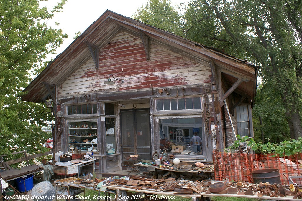 ex-CBQ depot of White Cloud KS-001.jpg
