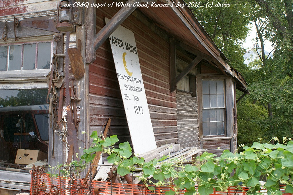 ex-CBQ depot of White Cloud KS-002.jpg