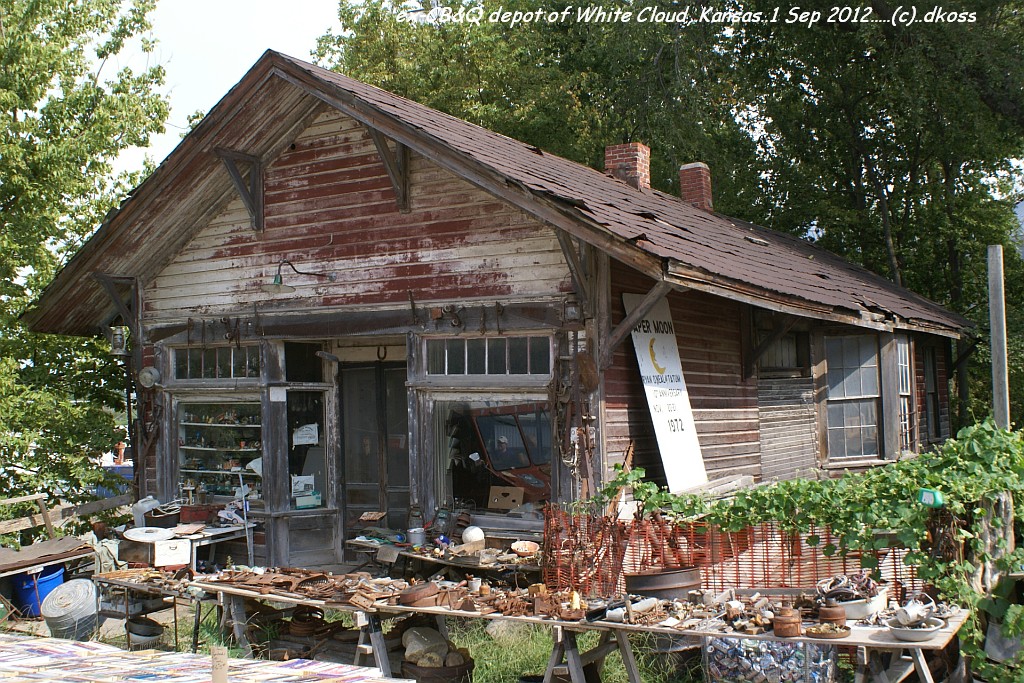 ex-CBQ depot of White Cloud KS-005.jpg