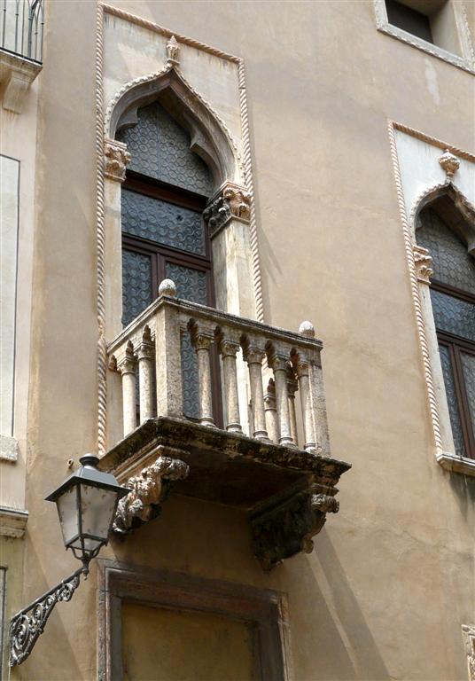 618 Vicenza Contra Porti.JPG