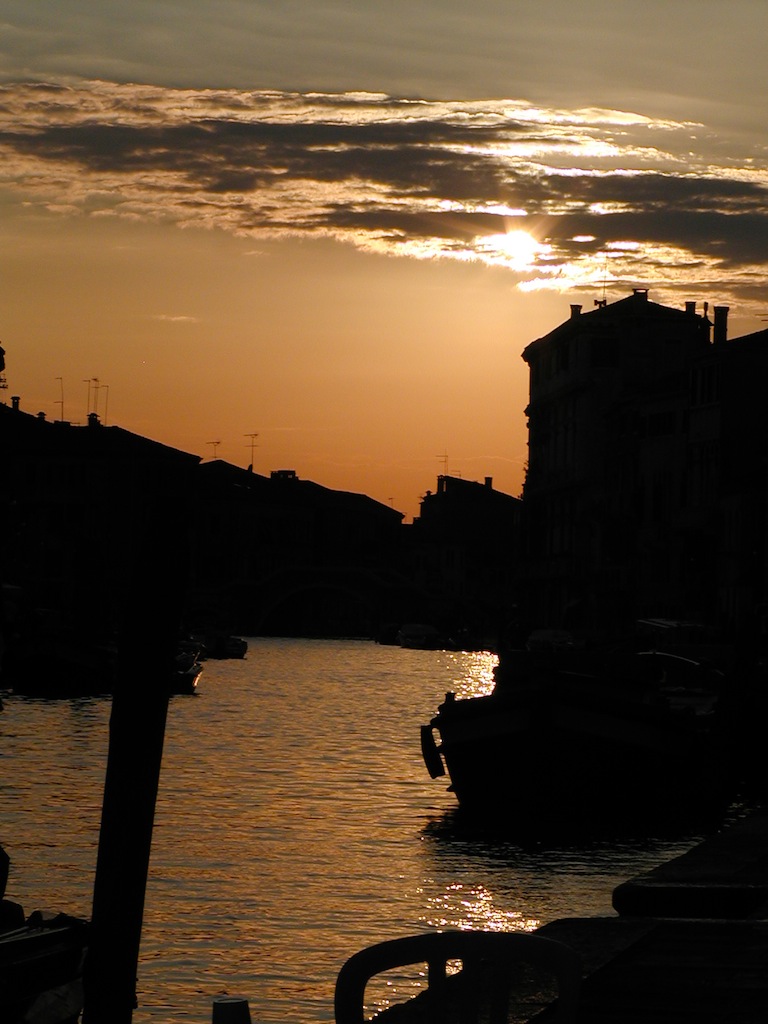 640 from Ponte delle Guglie 02.jpg