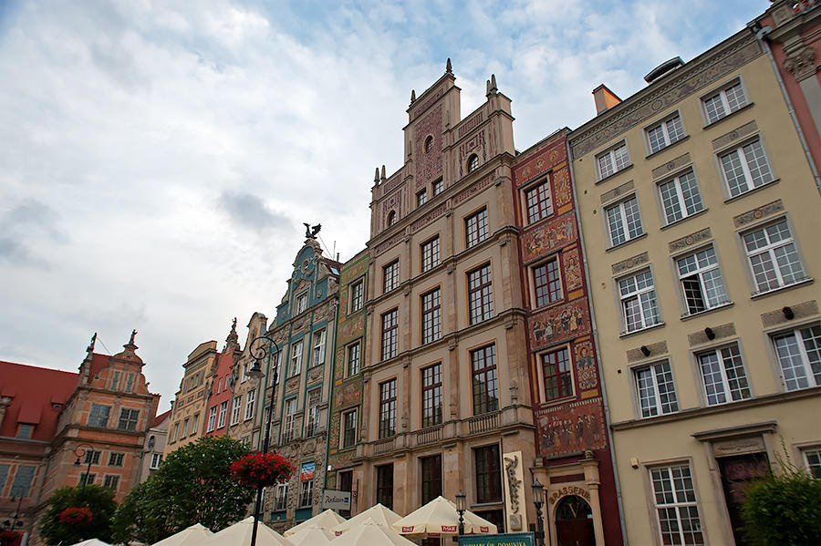 Dlugi Targ Houses