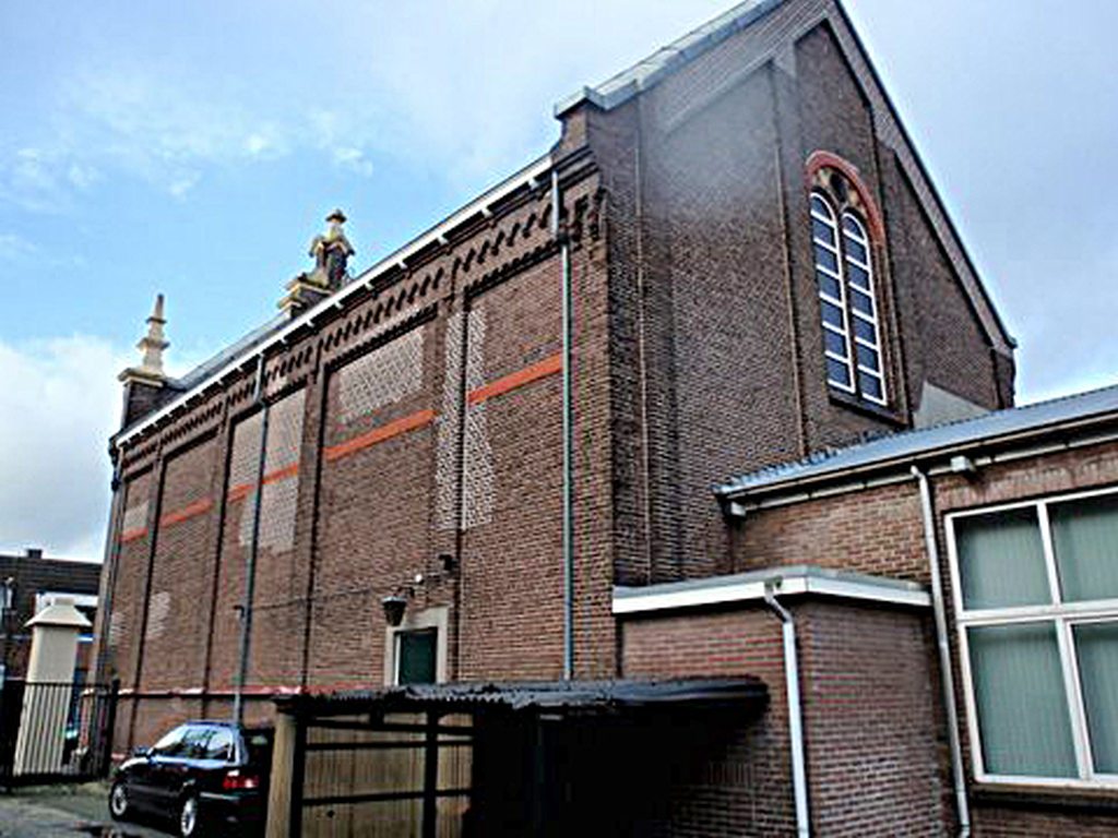 Assen, chr geref kerk Bethelkerk 13 voorm GKV voorm synagoge [004], 2014.jpg