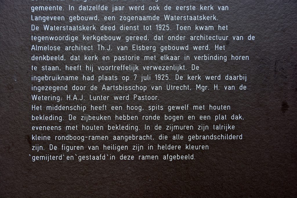 Langeveen, RK Pancratiuskerk 15, 2014.jpg