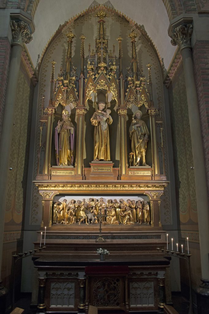 Delft, RK Maria van Jessekerk Antoniusaltaar [011], 2015 2332.jpg