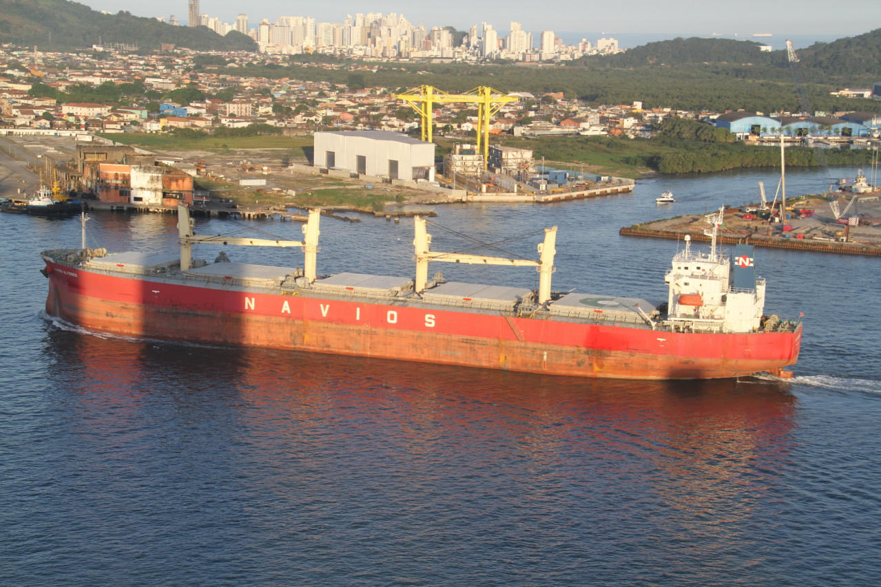 Navios Ulysses - 06 jul 2013 - 3_6774.JPG