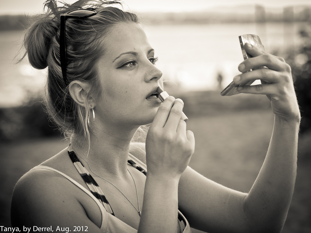 _D3X9107_ Tanya_85mm 1.4 at f:4.jpg