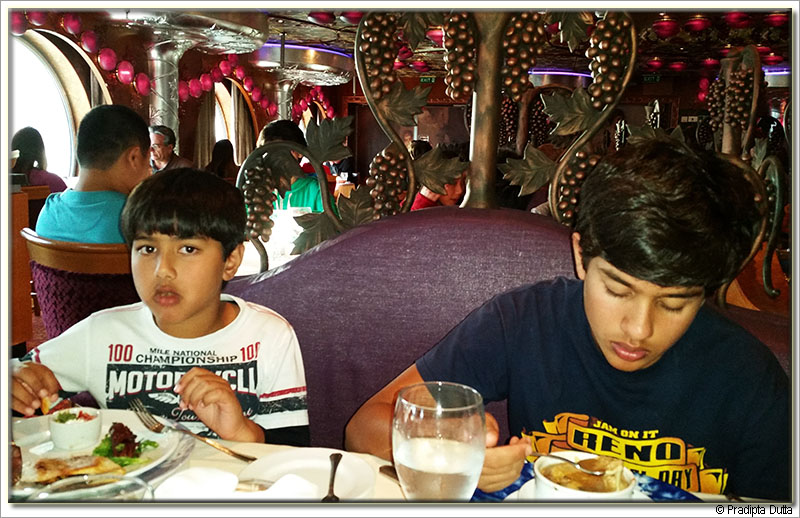 Sit-in dinner