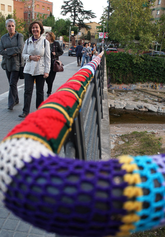 Urban Knitting. Pont a Cerdanyola