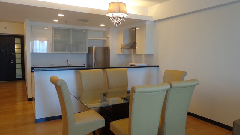 One Serendra 2BR for Lease