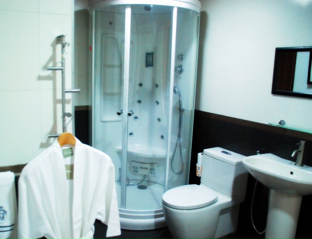 13hydro shower, bowl, lavatory.JPG