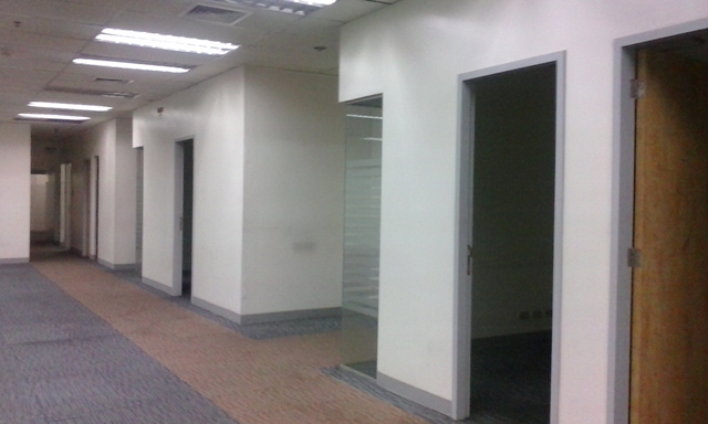 539.68sqm Ground Floor Space in Salcedo Village