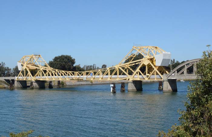 draw bridge at Isleton in the Delta